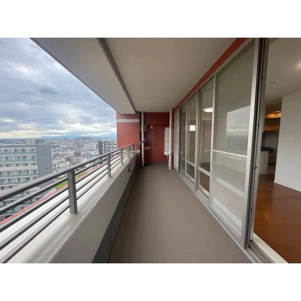 スカイレジデンシャルタワーズサウスウイング バルコニー（リビング側）