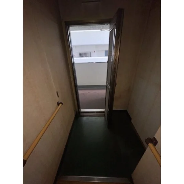 靭パークサイドコーポ 玄関