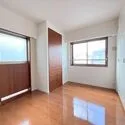 クオン二条富小路 西側洋室（約６．５帖）