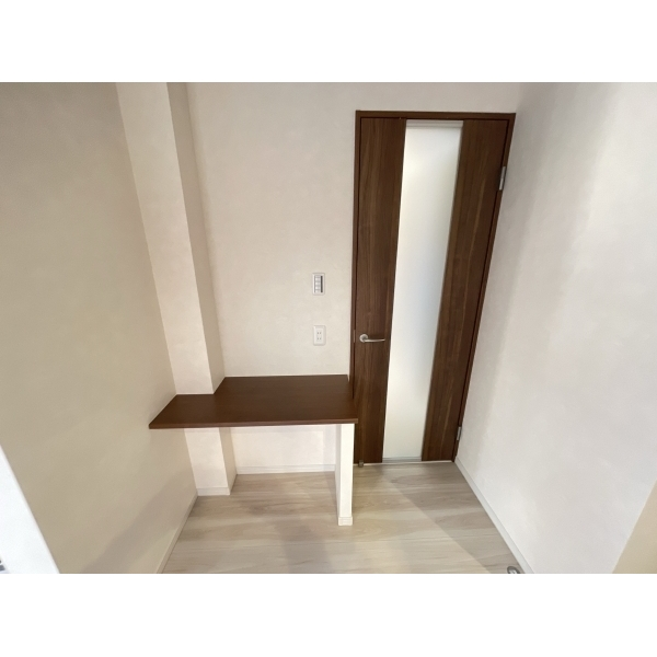 明石市朝霧町２丁目 リビング入口横カウンター