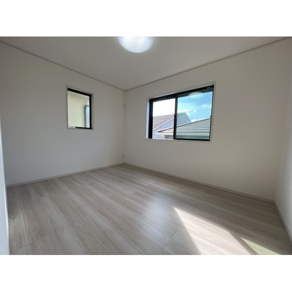 明石市朝霧町２丁目 洋室約6帖（南側）