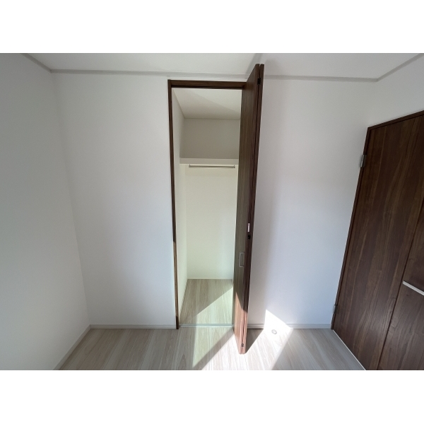 明石市朝霧町２丁目 洋室約6帖（南側）