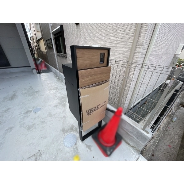 明石市朝霧町２丁目 宅配ボックス