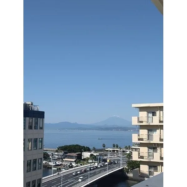 ルックハイツ江ノ島 バルコニーより富士山を望む（天候による）