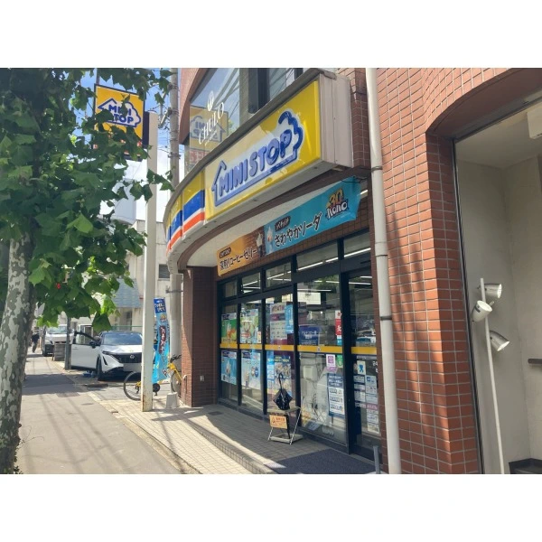 板橋区富士見町 ミニストップ 板橋本町駅前店（コンビニ）まで約240m（徒歩3分）