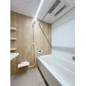 モア・ステージ平塚龍城ヶ丘 保温浴槽＆浴室暖房換気乾燥機を完備。雨の日のお洗濯や冬場の入浴も快適です。