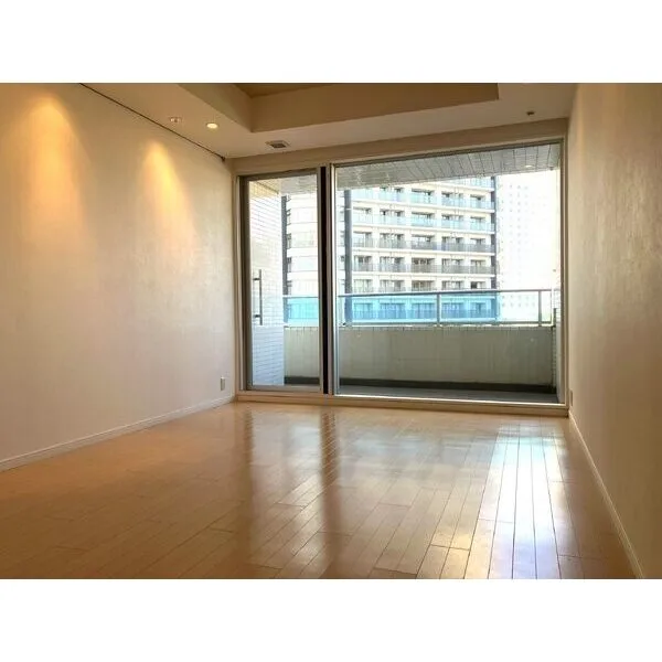 Ｍ．Ｍ．ＴＯＷＥＲＳ　ｔｈｅ　Ｅａｓｔ その他画像