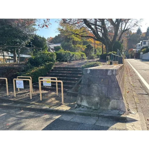 八王子市元八王子町３丁目 高尾台東公園（公園）まで約80m（徒歩1分）