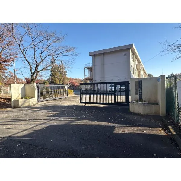 八王子市元八王子町３丁目 八王子市立城山中学校（中学校）まで約2900m（徒歩37分）