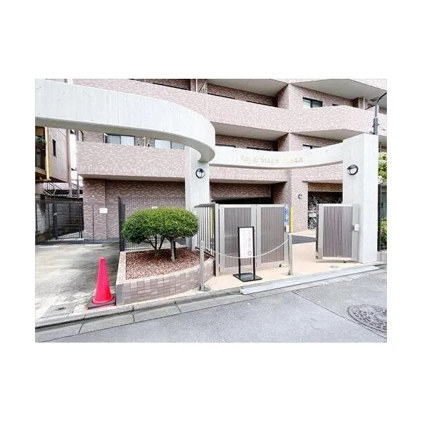 ロイヤルステージ福生 エントランス
