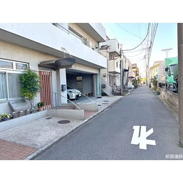川崎市川崎区塩浜３丁目 ＜前面道路（2025年撮影）＞