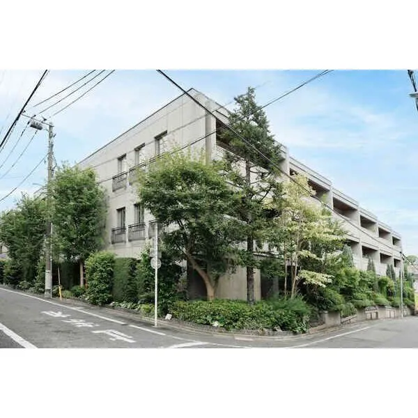 ザ・パークハウス元代々木町 三菱地所レジデンス分譲。元代々木町の閑静な街並みに調和する、品格ある低層レジデンスです。
