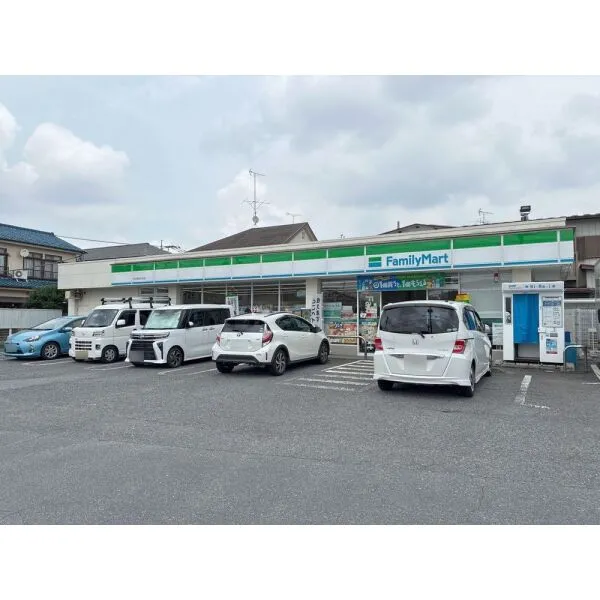 所沢市大字牛沼 ファミリーマート所沢東新井町店(コンビニ)まで約610m(徒歩8分)