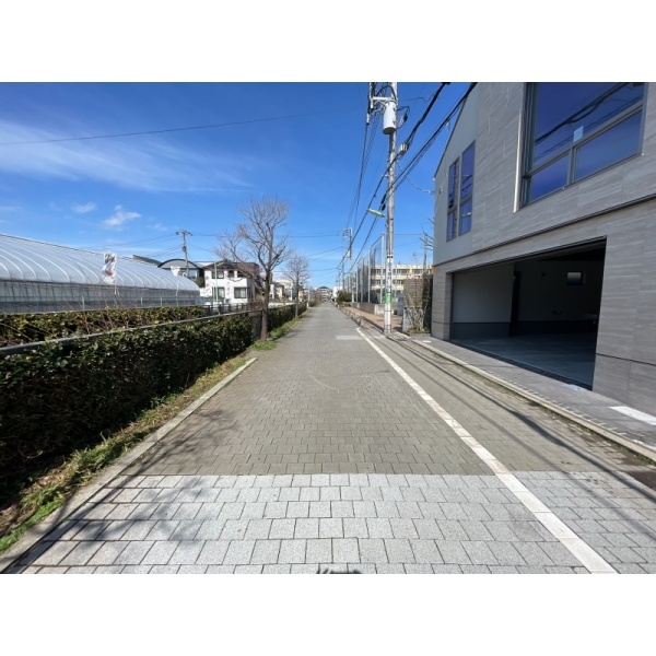 世田谷区中町4丁目 世田谷区中町の閑静な住宅街に存しています