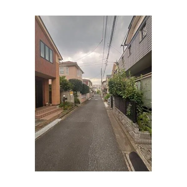 練馬区高松４丁目 前面道路（２０２６年８月撮影）
