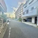 江戸川区鹿骨１丁目 前面道路(撮影年月：2026年10月)
