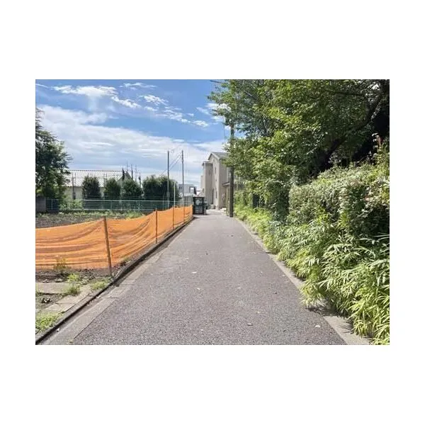 練馬区石神井町5丁目 前面道路(物件:左手)