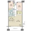 ザ・パークハウス横浜吉野町 南東向きにつき、陽当り・通風良好。LDは床暖房搭載。各洋室やLD、廊下などに収納が備わっています。