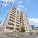 ザ・パークハウス横浜吉野町 横浜市ブルーライン「吉野町」駅徒歩2分含む、2WAYアクセス可能です。駅まで平坦なアプローチです。