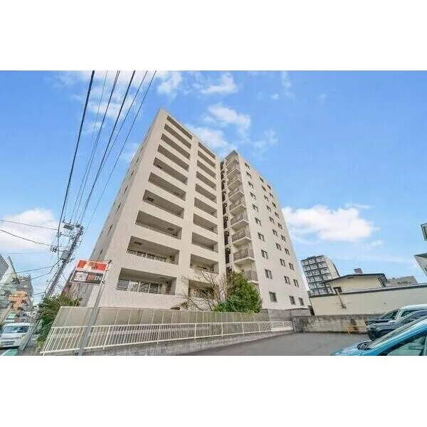 ザ・パークハウス横浜吉野町 横浜市ブルーライン「吉野町」駅徒歩2分含む、2WAYアクセス可能です。駅まで平坦なアプローチです。