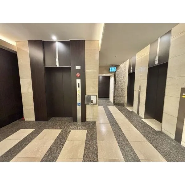 アップルタワー大阪谷町 1F エレベーターホール