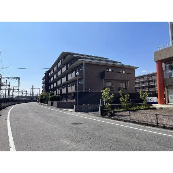 ローレルコート西大寺 外観