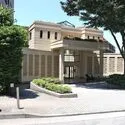 アンジュの丘横濱常盤台 車寄せを設けたホテルライクなメインエントランス。