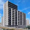 レーベン川口並木ＶＥＲＴＥＡ 建物外観。2023年8月築・総戸数94戸のレジデンス。