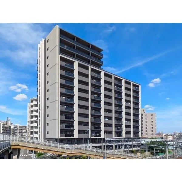 レーベン川口並木ＶＥＲＴＥＡ 建物外観。2023年8月築・総戸数94戸のレジデンス。