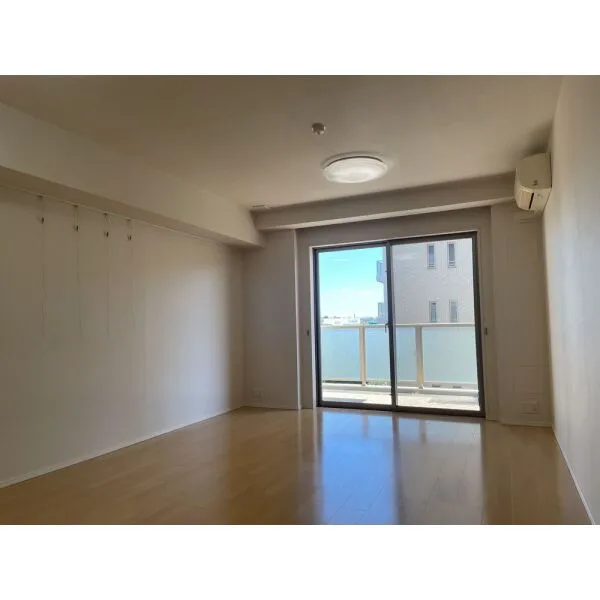 グランドメゾン東戸塚４番館 リビング