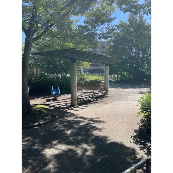 グランドメゾン東戸塚4番館 敷地内公園