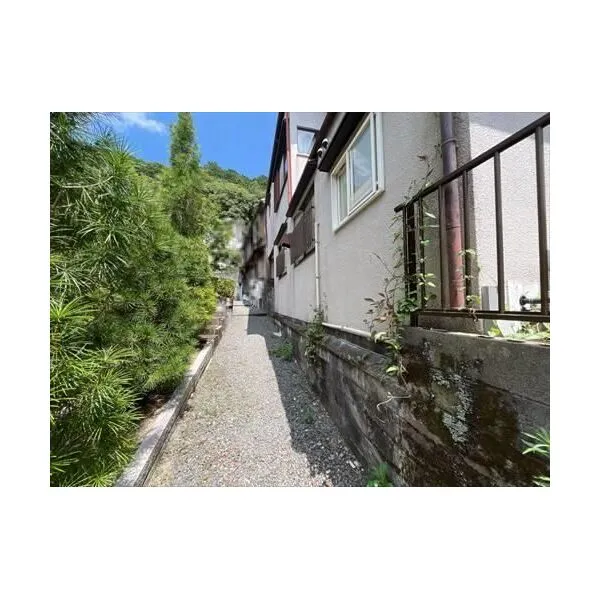 京都市山科区安朱東海道町 北側通路