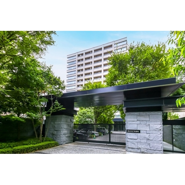 ブランズ四番町 外観