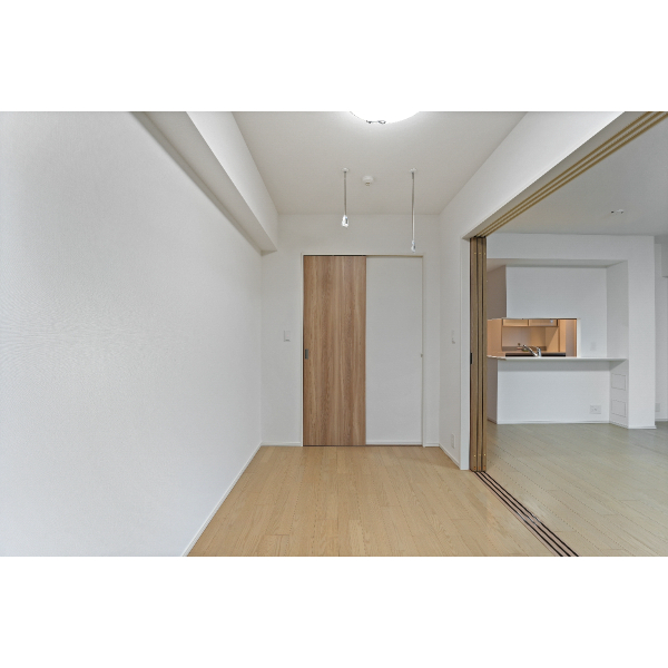 シティテラス多摩川Ｄ棟 南西側洋室（約5畳）