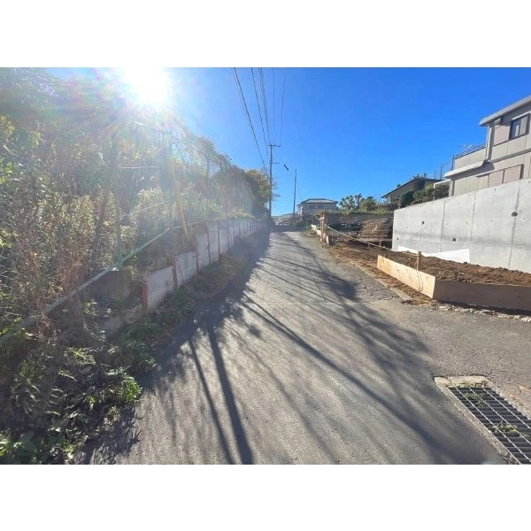 藤沢市亀井野 前面道路