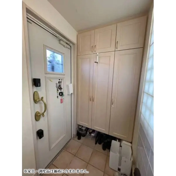 練馬区大泉学園町６丁目 大容量の玄関収納がございます。
