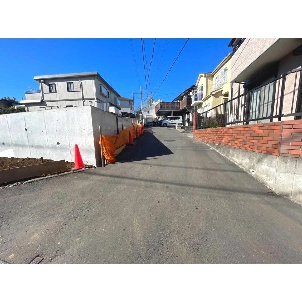 藤沢市亀井野 前面道路