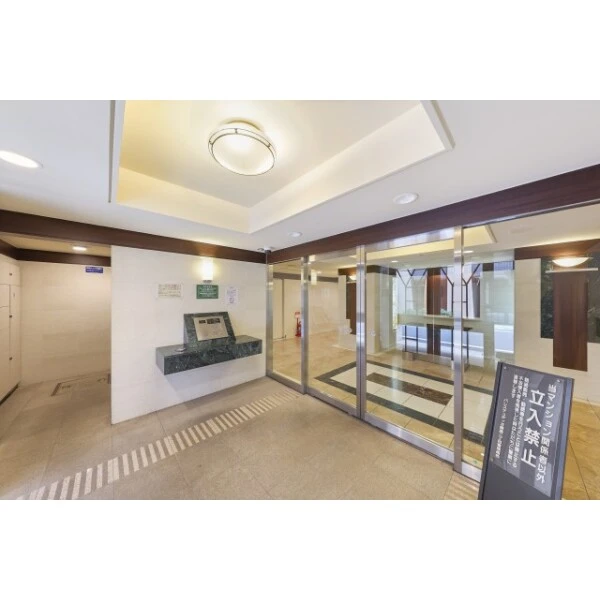 パレステュディオ銀座二丁目 エントランス