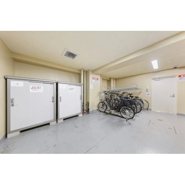 パレステュディオ銀座二丁目 駐輪場