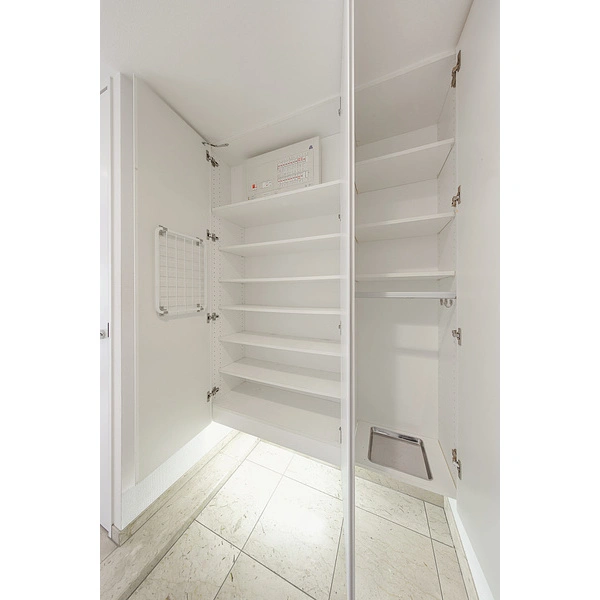 BELISTAタワー東戸塚 下足入