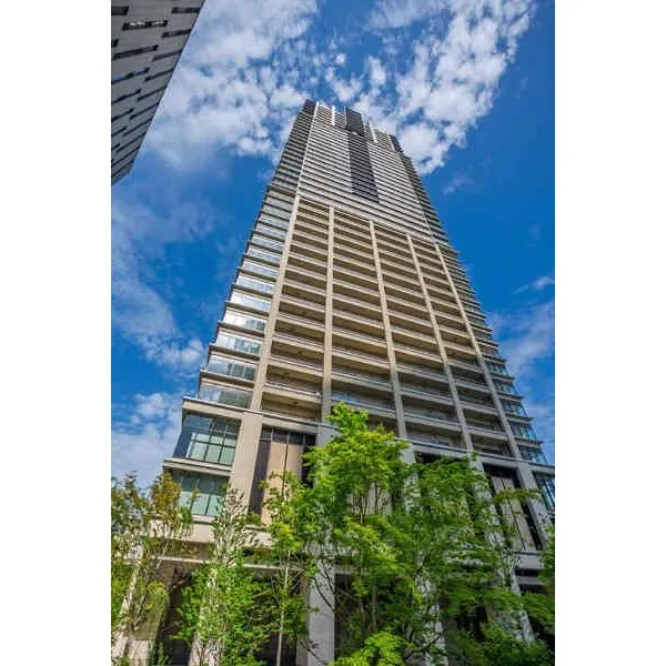 グラングリーン大阪 THE NORTH RESIDENCE 2025年11月築・免震構造の超高層タワーマンション。総戸数484戸の大規模レジデンスです。