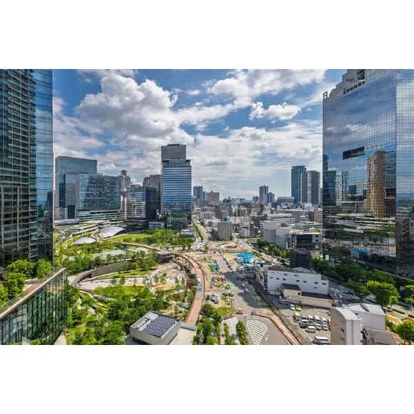 グラングリーン大阪 THE NORTH RESIDENCE 都会的な建物と自然が調和した眺望。都心にいながら四季折々の自然を感じられるロケーションです。