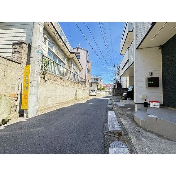 船橋市宮本4丁目 前面道路