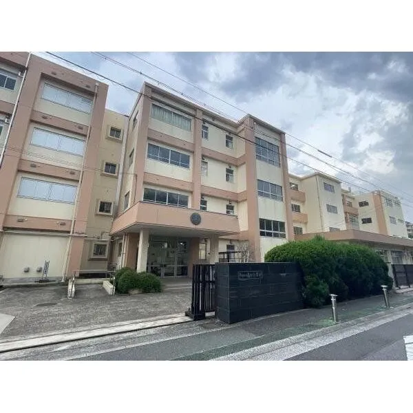 千葉市稲毛区轟町1丁目 市立轟町小学校(小学校)まで約620m(徒歩8分)