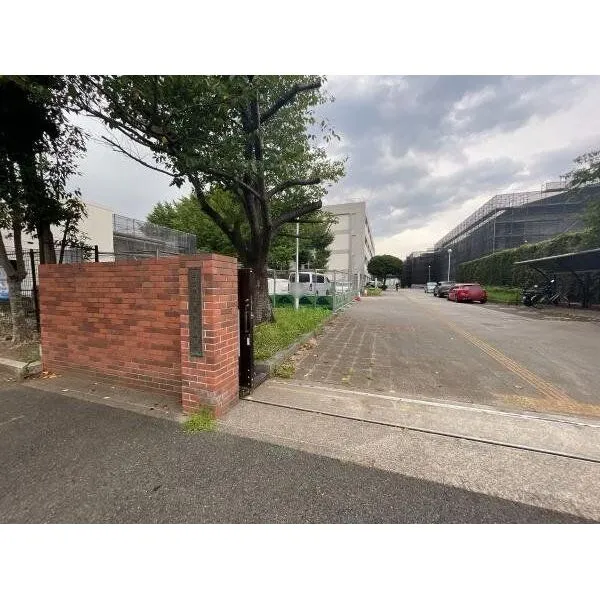 千葉市稲毛区轟町1丁目 市立轟町中学校(中学校)まで約580m(徒歩8分)