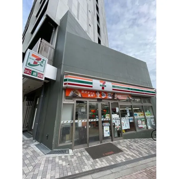 ラ・ポール十条 セブンイレブン北区上十条4丁目店（コンビニ）まで約200m（徒歩3分）