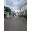 横浜市青葉区あざみ野南２丁目 現地含む前面道路（東側）