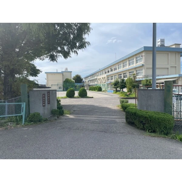 春日井市牛山町 牛山小学校（小学校）まで約630m（徒歩8分）