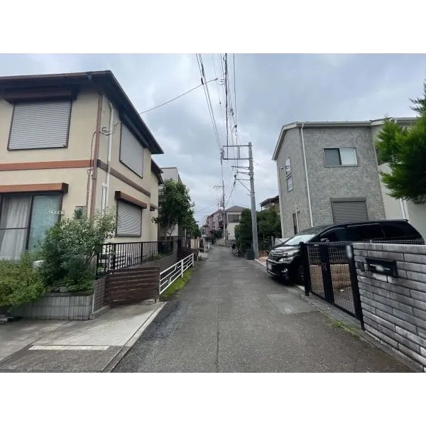 稲城市押立 前面水路