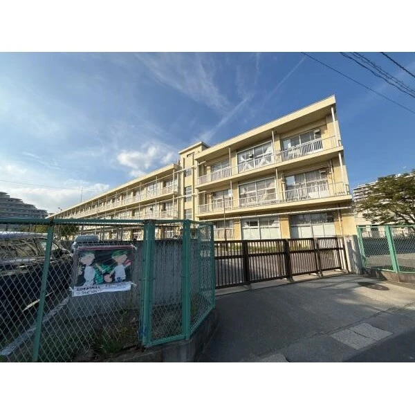 ウィライブ稲毛海岸 市立稲毛第二小学校（小学校）まで約270m（徒歩4分）